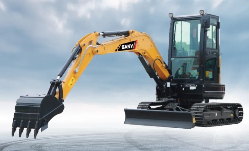 Parameter analysis of Sany SY35U micro excavator: The weight of the whole machine is 3835kg/3710kg, the bucket volume is 0.12m³, and the power is 20.2kW
