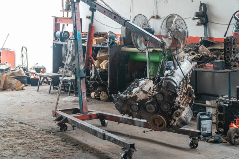 Tips for operation and maintenance of machinery and equipment in winter: Guidelines for stable operation of crane loaders in low temperature environments